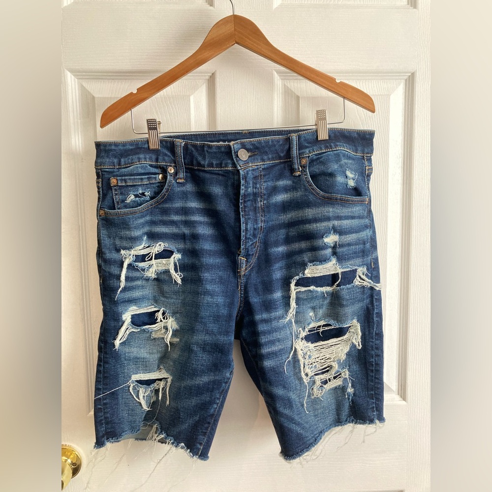 American Eagle Men’s Airflex Ripped Blue Jean Shorts Size 36